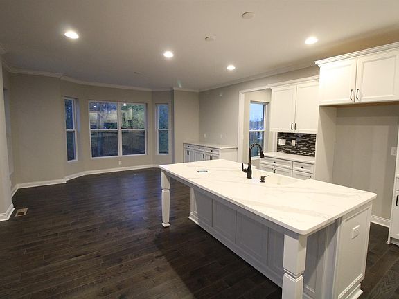 3rd image of 5800 Watoga Dr