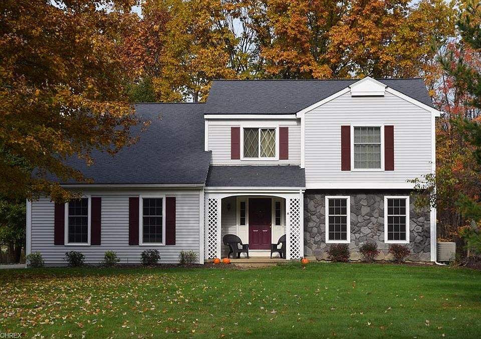 1st image of 11048 Carriage Hill Dr