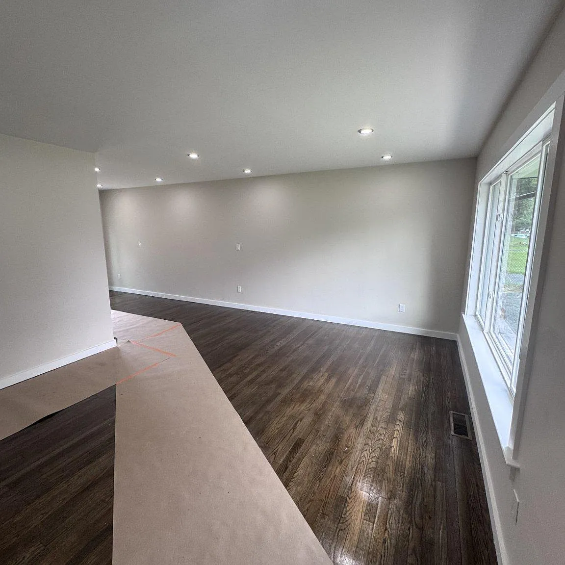 3 bed, 1.0 bath, 1226 sqft, $2,300 — Photo 3