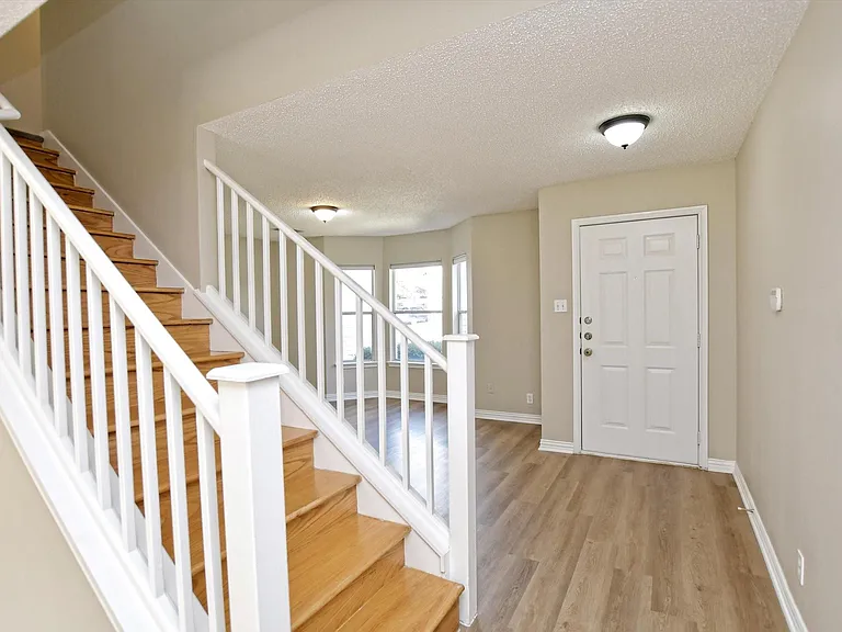 1307 Chalk Ln — Photo 3