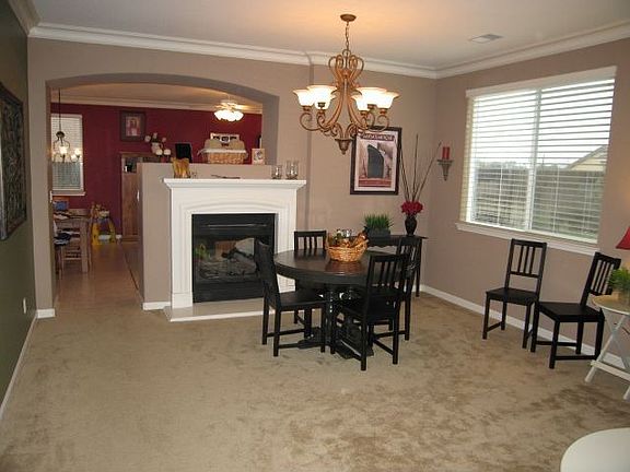 4th image of 1547 Pond View Dr