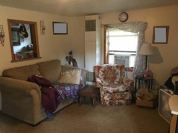 2nd image of 1334 N Clare Ave