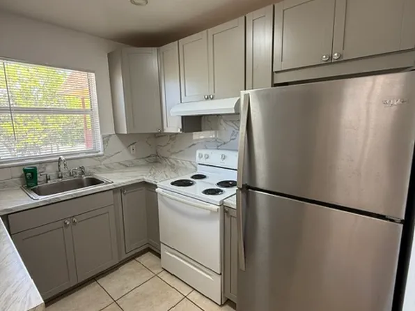 1020 N 18th Ct APT 201, Hollywood, FL 33020