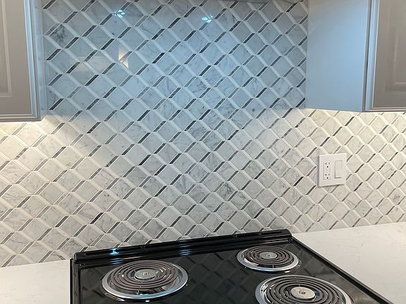 Stove backsplash