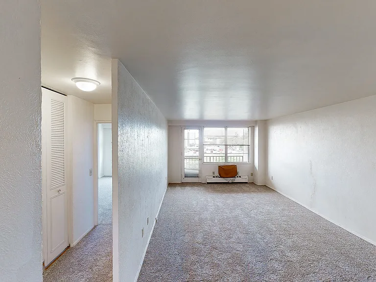 Fountain Place Apartments — Photo 24