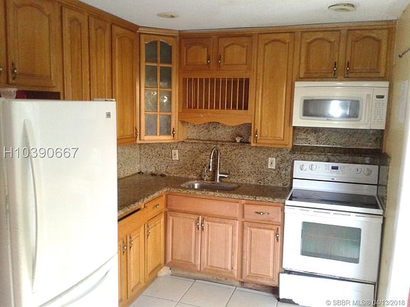 3rd image of 8251 SW 7th Ct