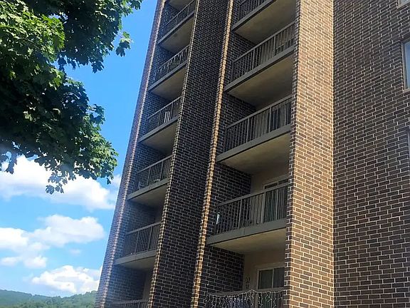 2nd image of 229 Baltimore Ave #9393