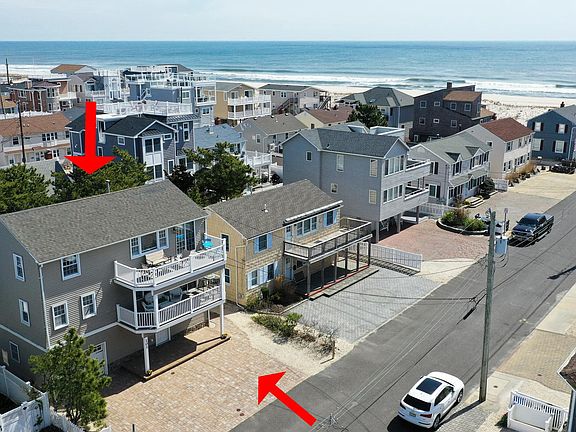 3rd image of 101 E Sailboat Ln