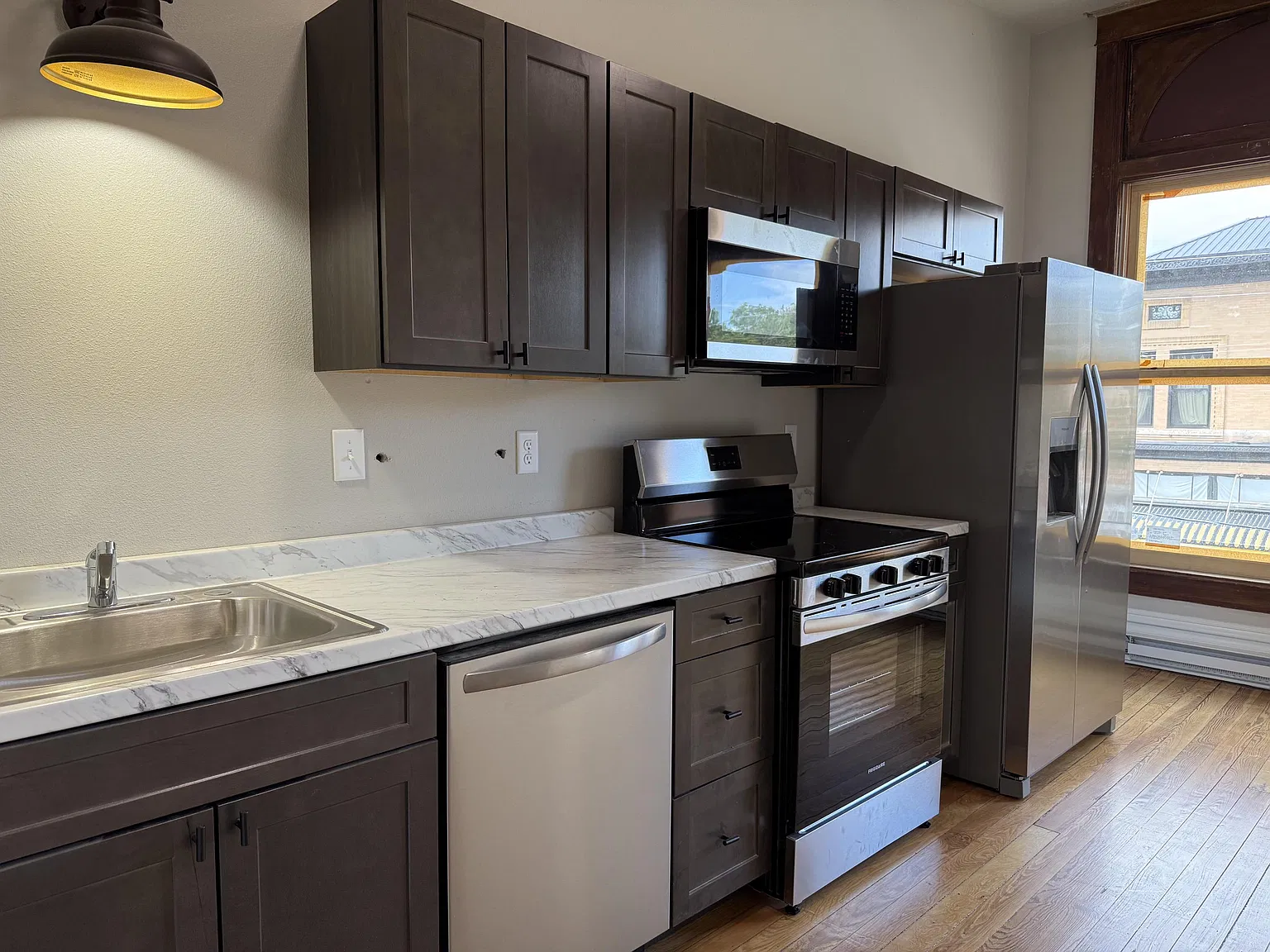 1 bed, 642 sqft, $1,325 — Photo 1