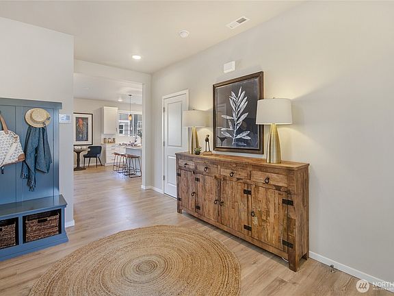 5th image of 18205 35th Avenue Ct E