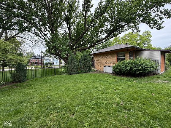 3rd image of 1028 State St