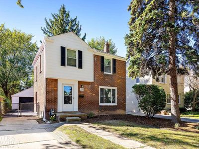 1591 Bournemouth Rd, Grosse Pointe Woods, MI, 48236