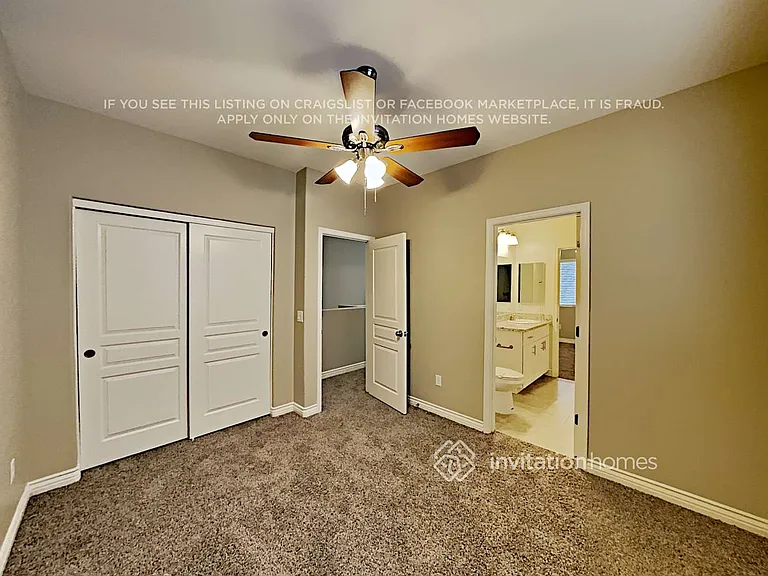 327 S Travis — Photo 14