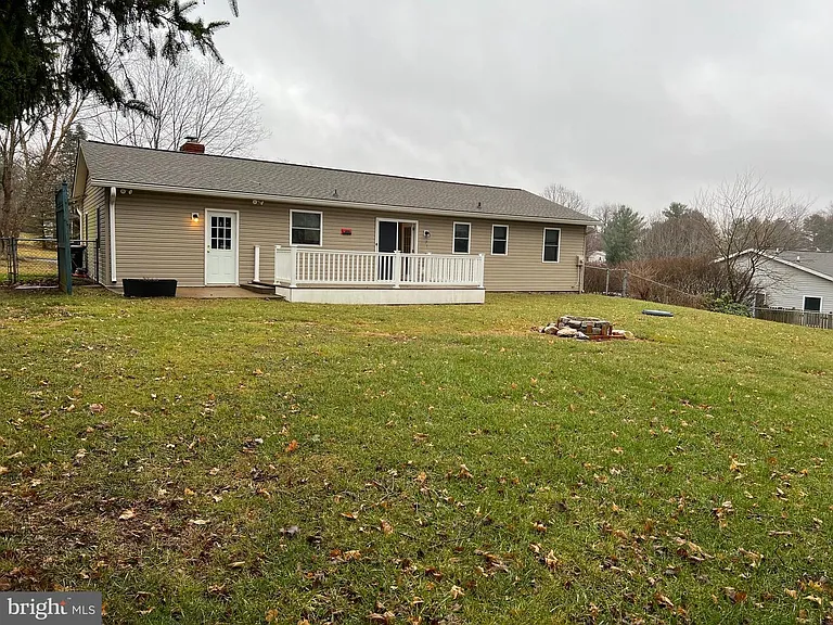 810 Wisteria Dr — Photo 36