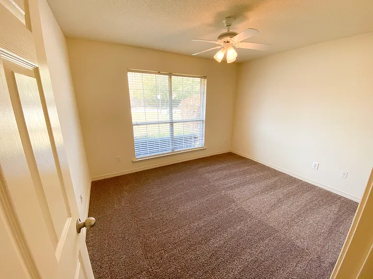 11801 Balsam Ct — Photo 16