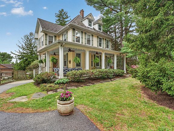 2nd image of 605 W Joppa Rd