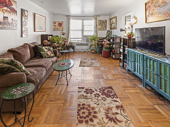 4th image of 3512 Oxford Ave APT 1E