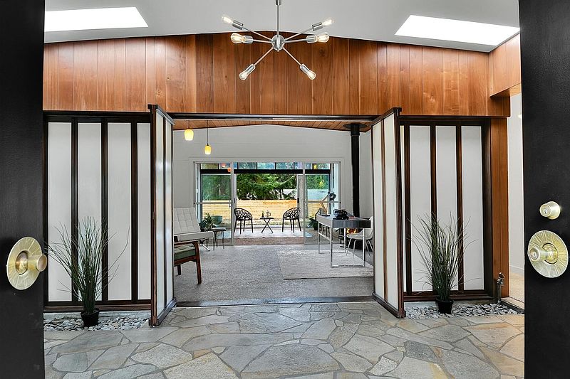 3rd image of 20405 3rd Avenue S