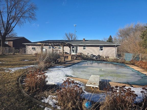4th image of 15 Birch Ave