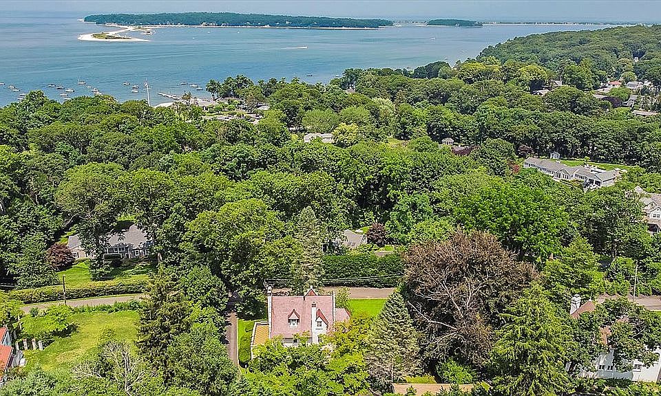 Stone's Throw to the Bay