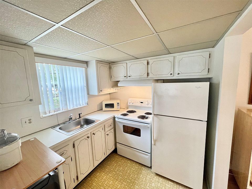 1st image of 340 Durham J #340