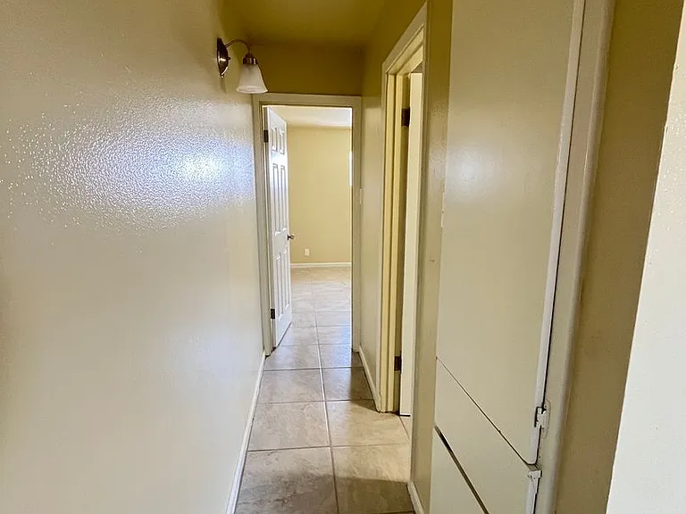 Retama Apartments — Photo 41