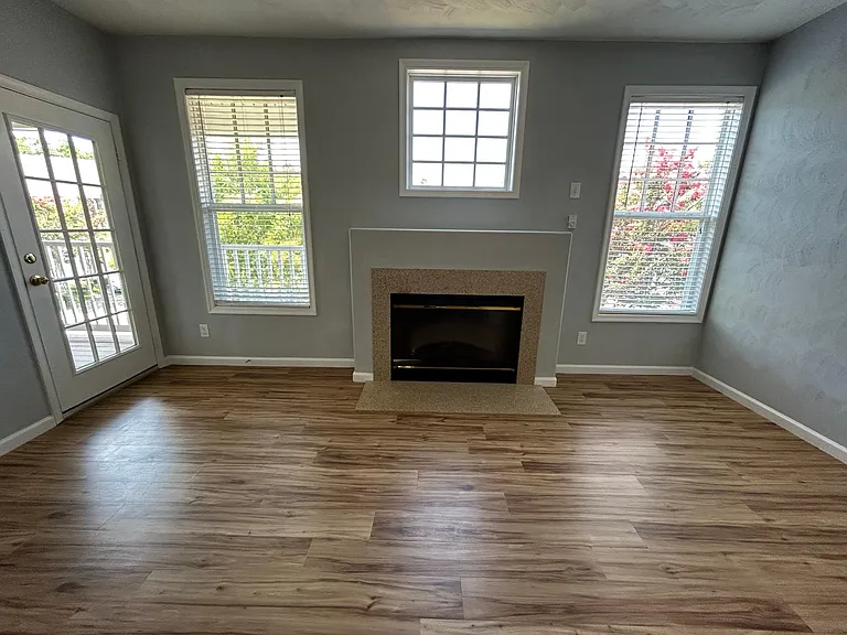 304 Troon Ct — Photo 10