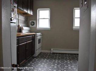 31 Juniper Ln #B, Eatontown, NJ 07724