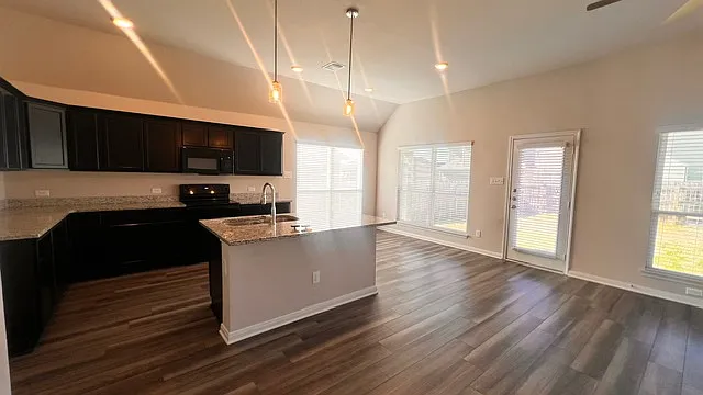 1818 Bayou Wood Ln — Photo 9