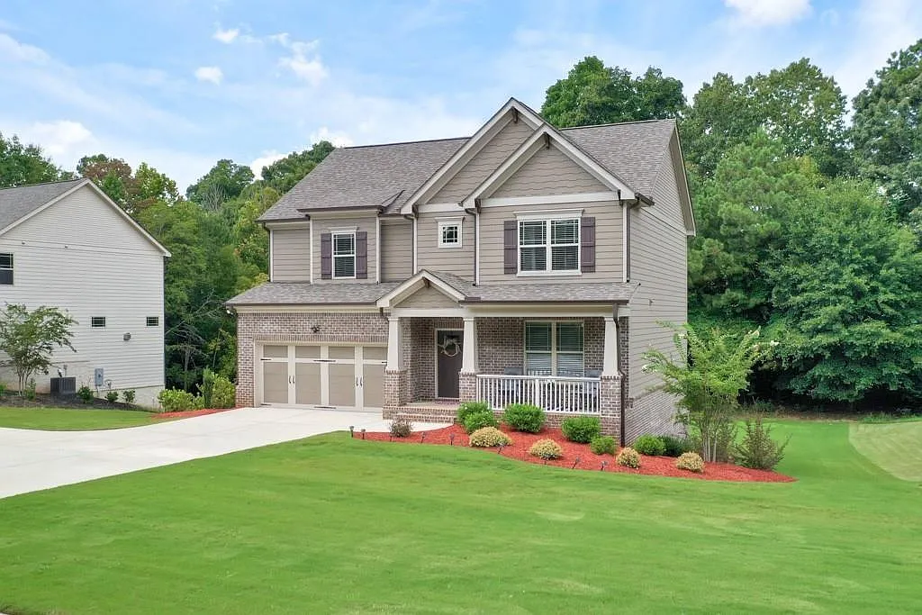 4 bed, 2.5 bath, 2433 sqft, $2,800 — Photo 3