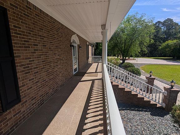 5th image of 1121 Canterfield Rd