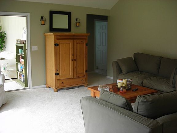 4th image of 11 Clubview Dr