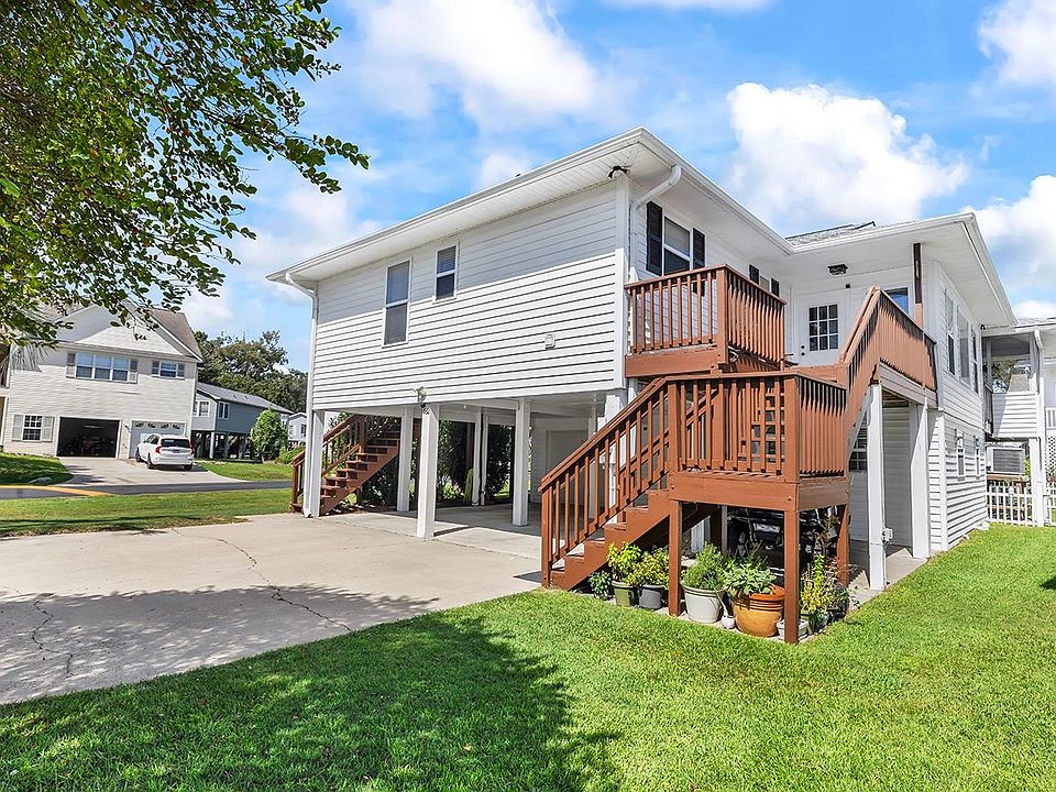 1st image of 482 Bay Dr.
