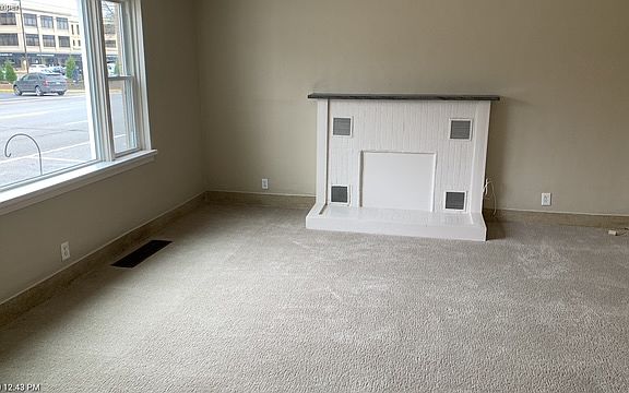 4th image of 370 W Commercial St APT 1