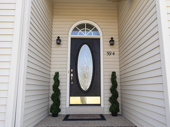 2nd image of 594 Harvest Ln