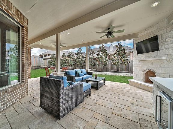 5th image of 920 Pine Knoll Ct