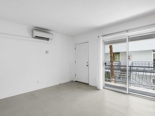 1530 E Palm Canyon Dr APT 201