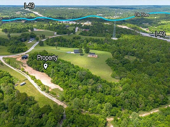 4th image of 1368 Mountain Ridge Rd