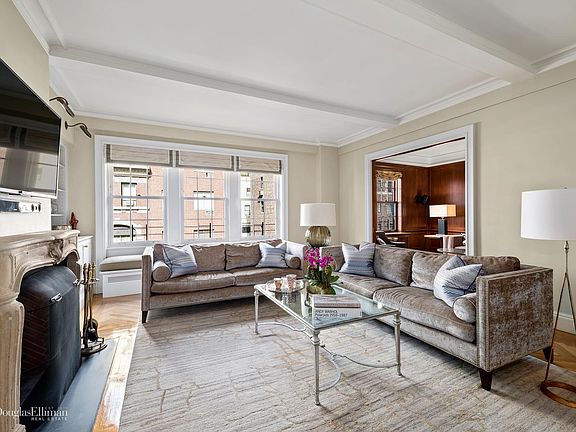 2nd image of 70 E 77th St APT 8B
