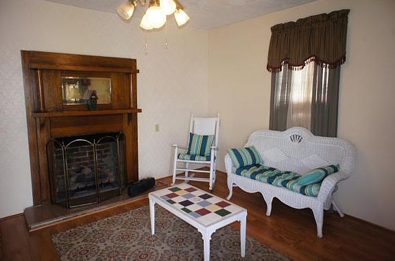 2nd image of 138 W Wanola Ave