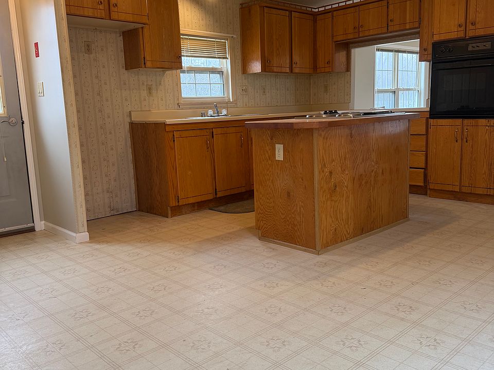 1st image of 60 Pine Ridge Rd #60