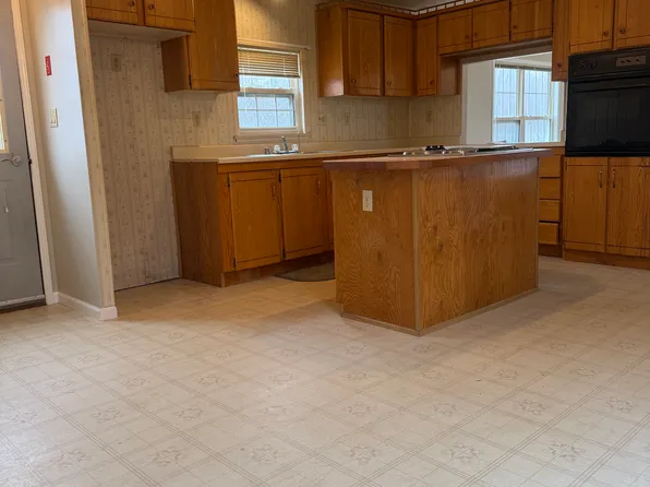 60 Pine Ridge Rd #60, Windsor, ME 04363