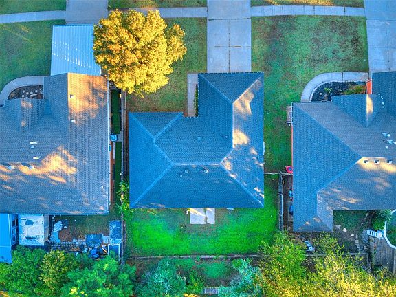 5th image of 1116 NE 8th St