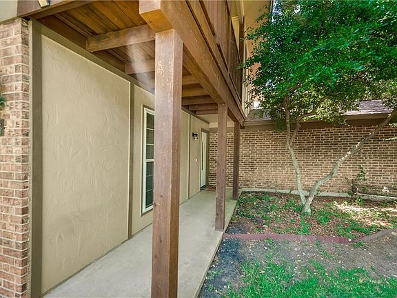 3rd image of 1833 Timbercreek Dr