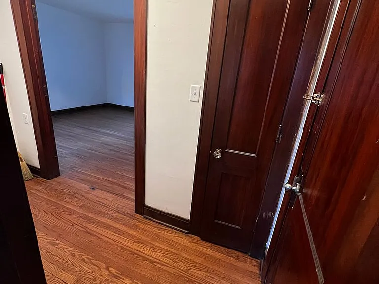 O - Oakland Court — Photo 12
