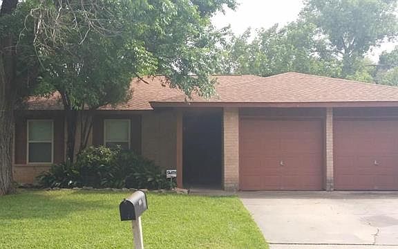 2nd image of 1506 Greenfield Dr