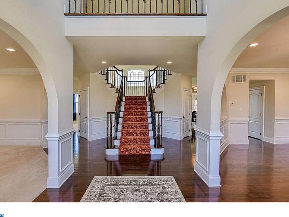 2nd image of 409 Arcadia Way