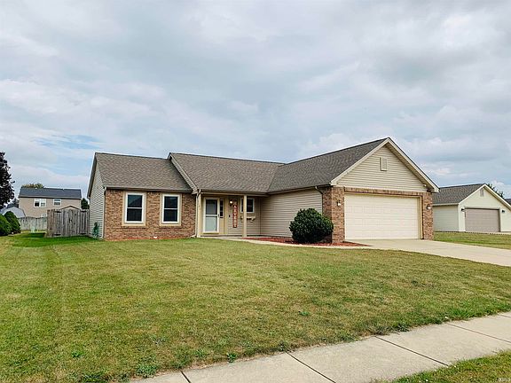 2nd image of 1121 Sourgum Ln