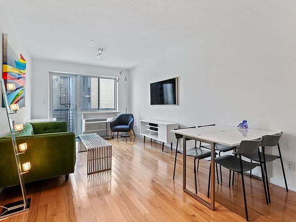 3rd image of 1635 Lexington Ave APT 3C