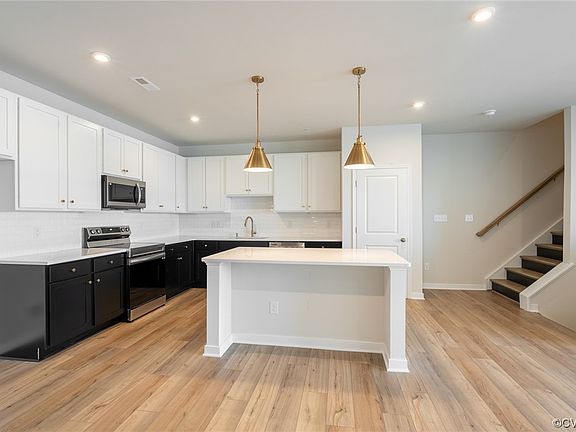 2nd image of 3446 Carlton St #9A
